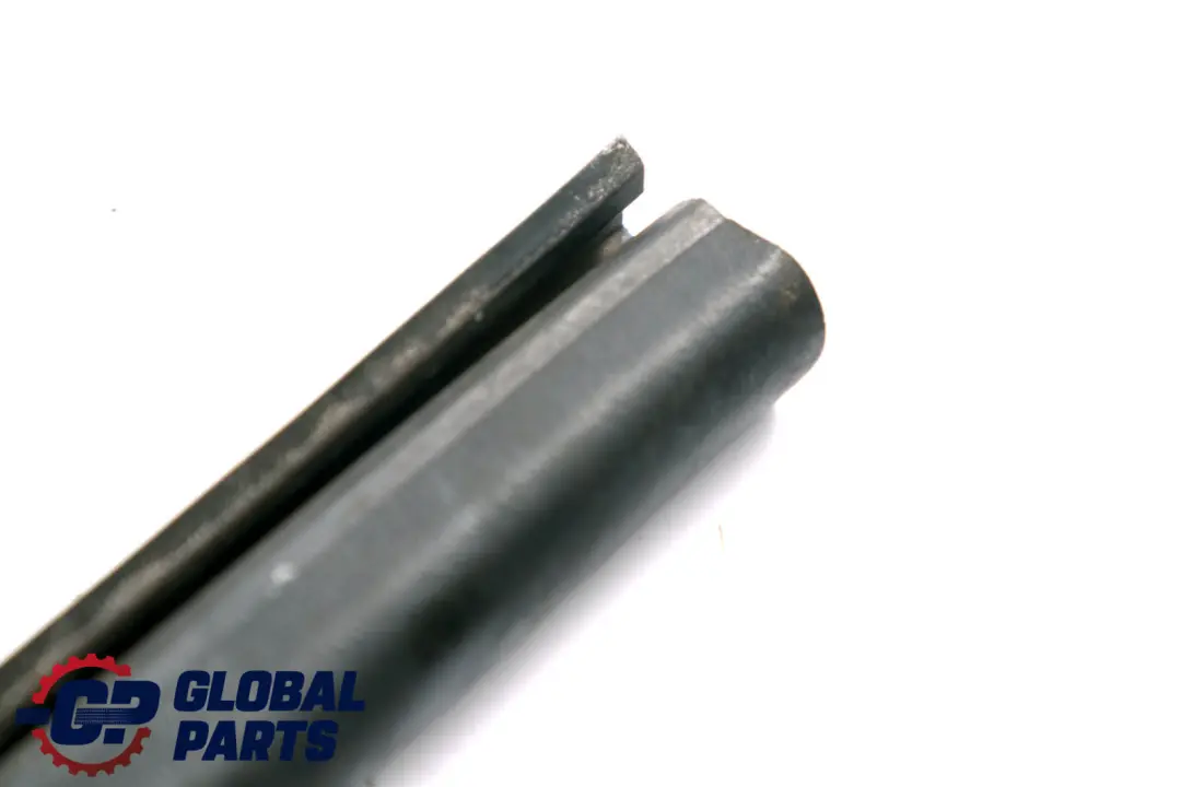 Joint d'etancheite cote capot moteur pour BMW X5 Series E70 à propos du numéro de pièce 7148341 BMW X5 Series E70 Joint d'etancheite cote capot moteur - SKU 7148341 - Numéro de pièce 7148341