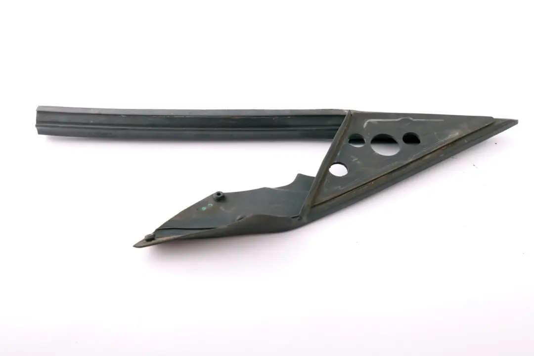 Joint D'Étanchéité Triangle Rétroviseur Extérieur Droit pour BMW Z4 E85 E86 à propos du numéro de pièce 7148936 BMW Z4 E85 E86 Joint D'Étanchéité Triangle Rétroviseur Extérieur Droit - SKU 7148936 - Numéro de pièce 7148936