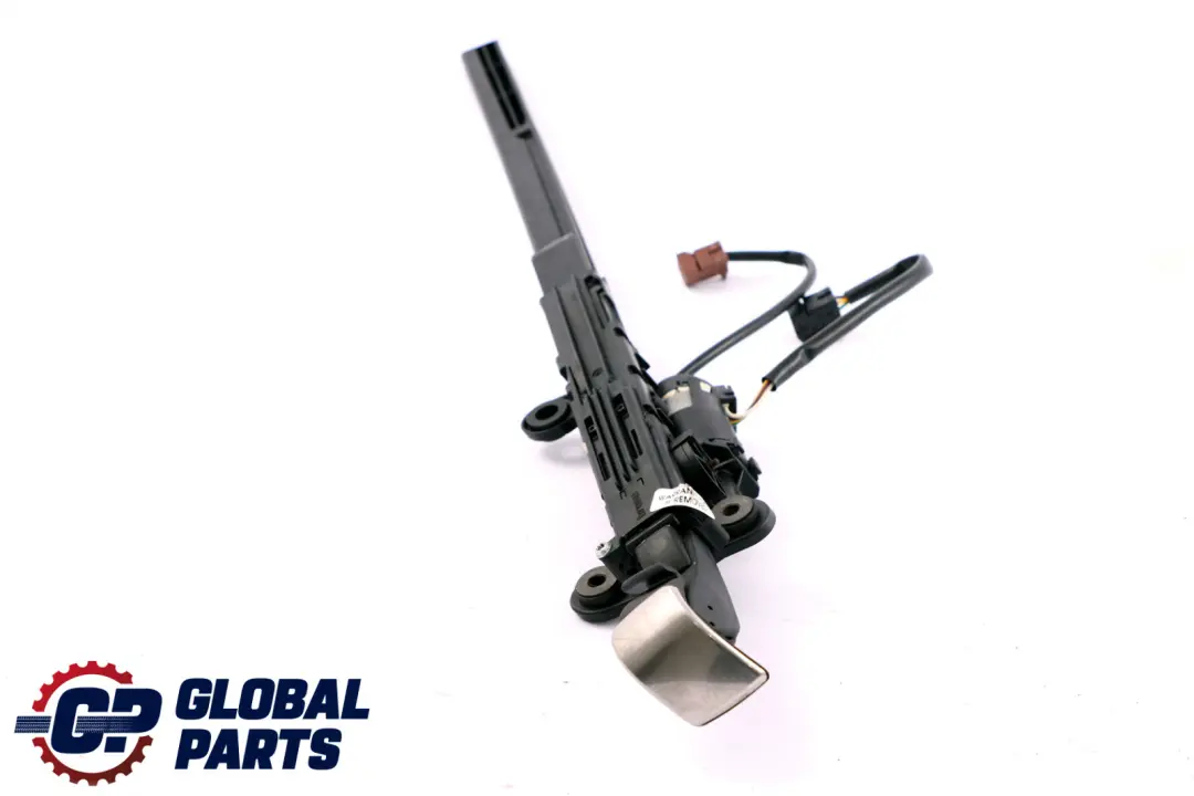 Anteriore Destra Conducente Sicurezza Cintura Sicurezza Handover Chrome per BMW E92 con numero di parte 9148512 BMW E92 Anteriore Destra Conducente Sicurezza Cintura Sicurezza Handover Chrome - SKU 7149308 - Numero di parte 9148512