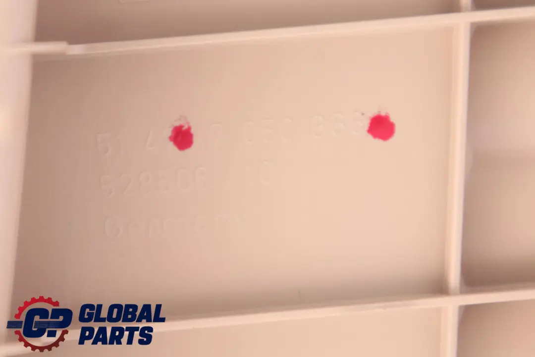 Couverture Seuil de Chargement du Coffre à Bagages Touring Beige pour BMW E61 à propos du numéro de pièce 7050366 BMW E61 Couverture Seuil de Chargement du Coffre à Bagages Touring Beige - SKU 7149562 - Numéro de pièce 7050366