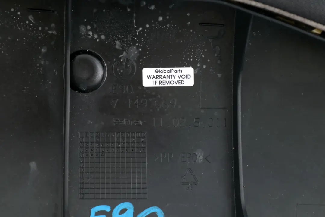 BMW 3 E90 Cache panneau latéral arrière gauche Sièges Tissu - SKU 7149669 - Numéro de pièce 7149669