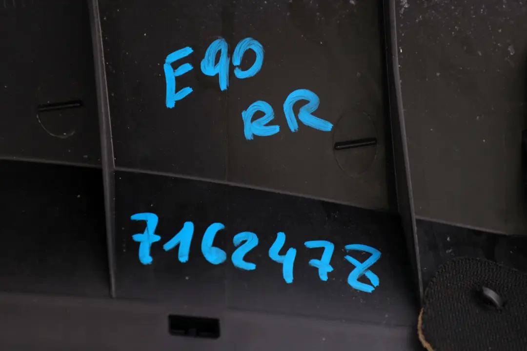 Lateral Trim Side Panel Cover Rear Right Seats Cloth to BMW 3 SERIES E90 with Part number 7149670 BMW 3 SERIES E90 Lateral Trim Side Panel Cover Rear Right Seats Cloth - SKU 7149670 - Part number 7149670