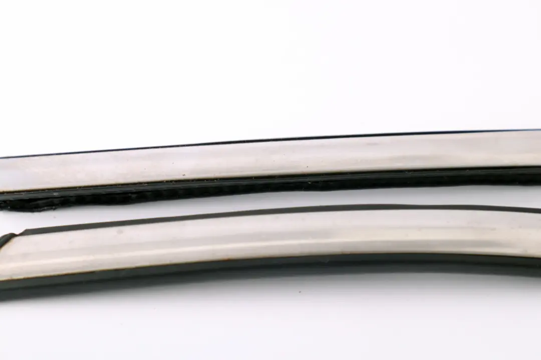 Juego Moldura Panel Lateral Delantero Cromo para Mini Cooper R55 R56 R57 con número de pieza 7149955 Mini Cooper R55 R56 R57 Juego Moldura Panel Lateral Delantero Cromo - SKU 7149955-2 - Número de pieza 7149955