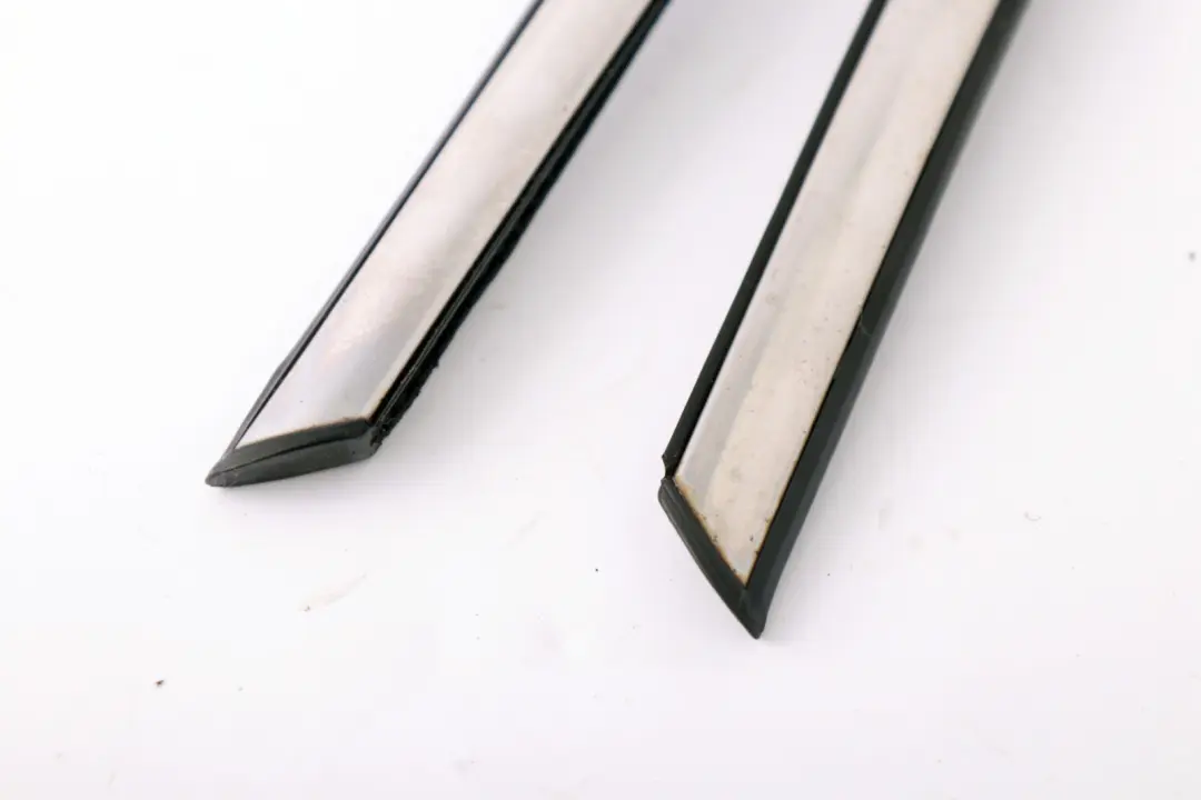 Satz Vordere Seiten Verkleidung Chrom für Mini Cooper R55 R56 R57 mit Teilenummer 7149955 Mini Cooper R55 R56 R57 Satz Vordere Seiten Verkleidung Chrom - SKU 7149955-2 - Teilenummer 7149955