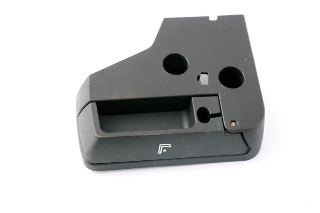 BMW E82 E90 E90N Poignee de commande de chargement du siege arriere gauche - SKU 7151369-1 - Numéro de pièce 7151369