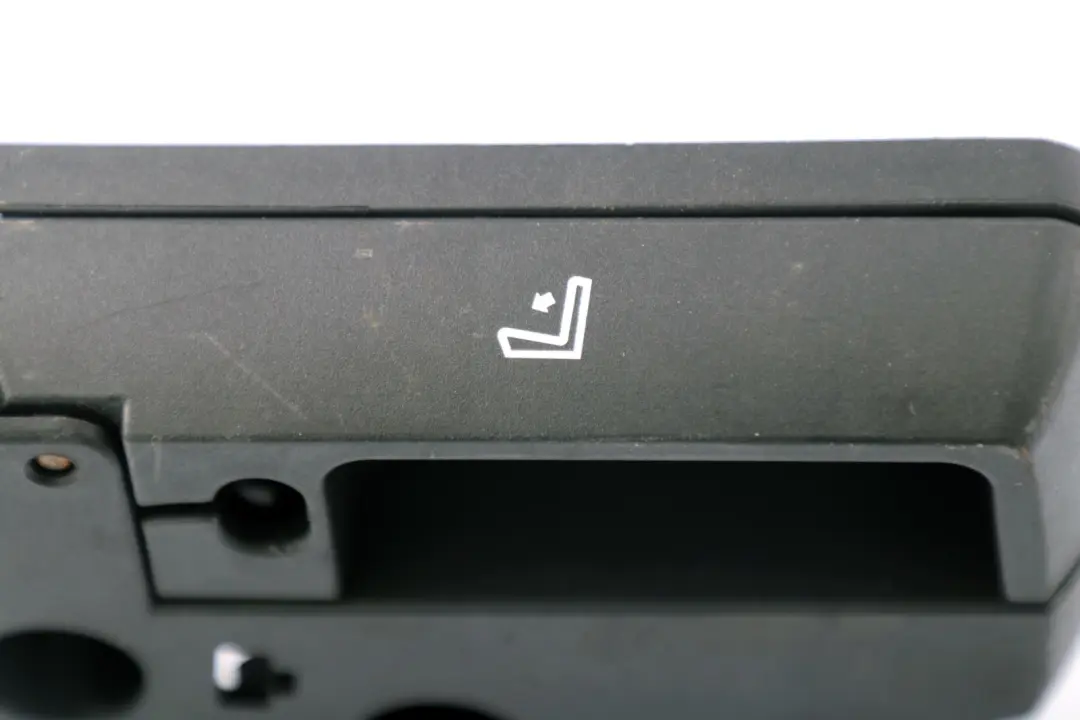 BMW E90 E92 Uchwyt osłona panel lewy fotela tył - SKU 7151369-1 - Numer Części 7151369