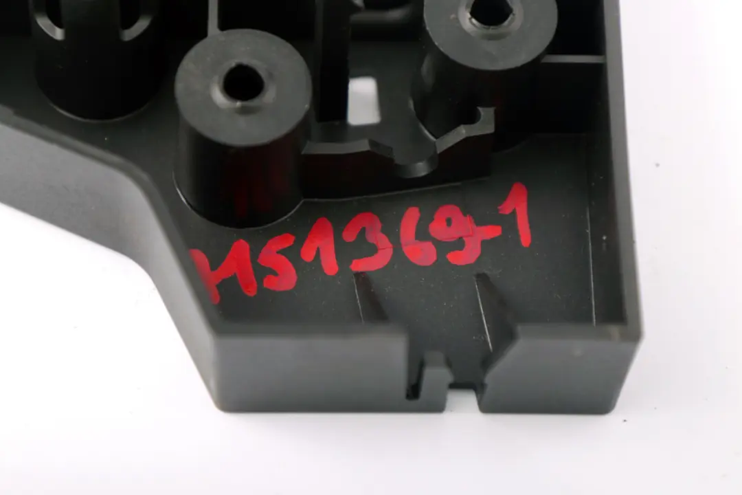 Maniglia Azionamento Sedile Posteriore Sinistra N/S per BMW E82 E90 E90N con numero di parte 7151369 BMW E82 E90 E90N Maniglia Azionamento Sedile Posteriore Sinistra N/S - SKU 7151369-1 - Numero di parte 7151369