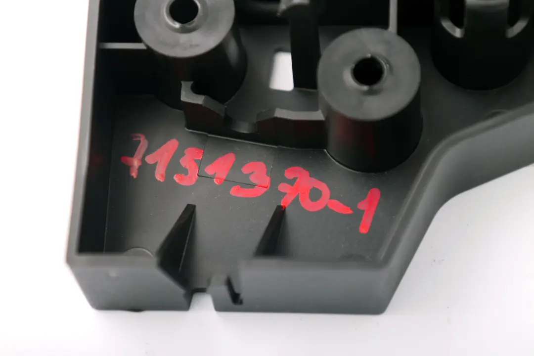 Poignée De Commande De Chargement De Siège Arrière Droite pour BMW E82 E90 E90N à propos du numéro de pièce 7151370 BMW E82 E90 E90N Poignée De Commande De Chargement De Siège Arrière Droite - SKU 7151370-1 - Numéro de pièce 7151370