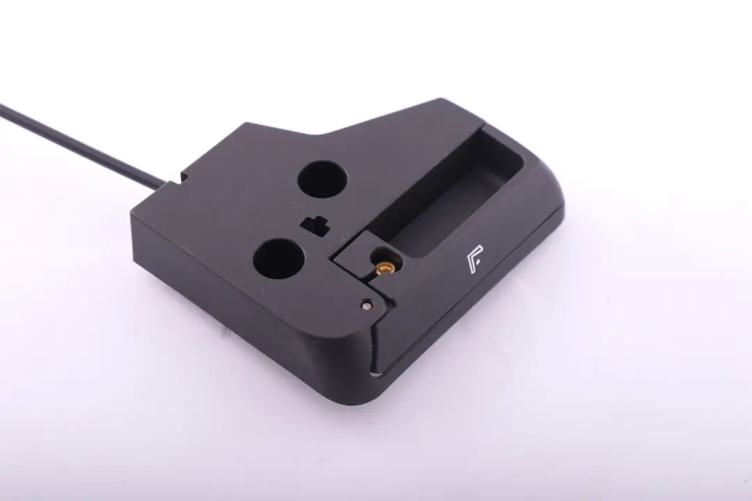 Asiento Trasero Unidad De Accionamiento De Carga Derecha para BMW E82 E90 E92 con número de pieza 7151370 BMW E82 E90 E92 Asiento Trasero Unidad De Accionamiento De Carga Derecha - SKU 7151370 - Número de pieza 7151370