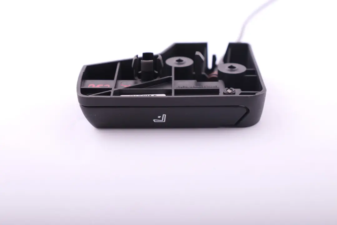 Loading Actuation Handle Unit Right O/S to BMW 1 3 SERIES E82 E90 E92 Rear Seat with Part number 7151370 BMW 1 3 SERIES E82 E90 E92 Rear Seat Loading Actuation Handle Unit Right O/S - SKU 7151370 - Part number 7151370