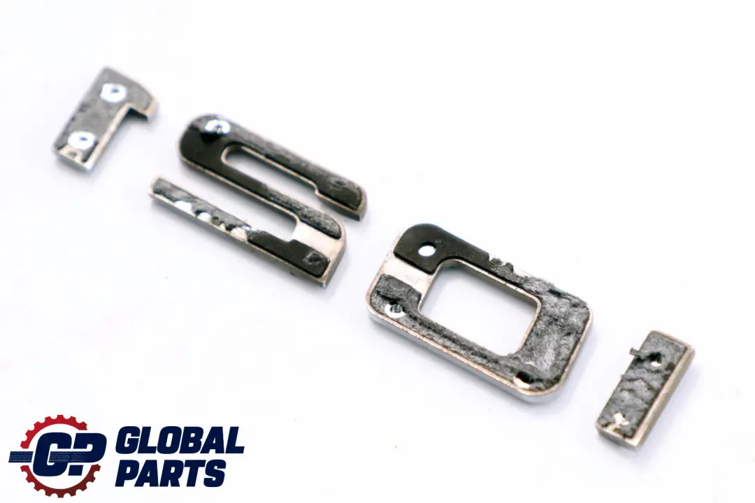 BMW 1 er E81 E82 E87 LCI Emblem hinten Schriftzug Logo Zeichen 120i - SKU 7151386 - Teilenummer 51147151386