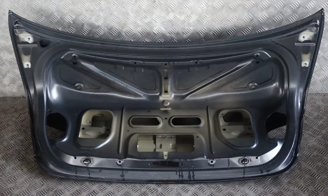 Klapa tylna bagażnika carbonschwarz 416 do BMW E90 o numerze 7151491 BMW E90 Klapa tylna bagażnika carbonschwarz 416 - SKU 7151491-CAR4 - Numer Części 7151491