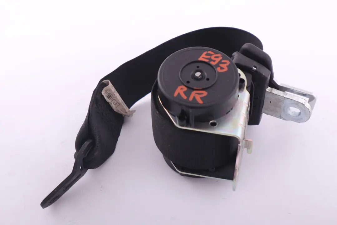 Pas Bezpieczeństwa Prawy Tył Czarny do BMW E93 o numerze 7151684 BMW E93 Pas Bezpieczeństwa Prawy Tył Czarny - SKU 7151684 - Numer Części 7151684