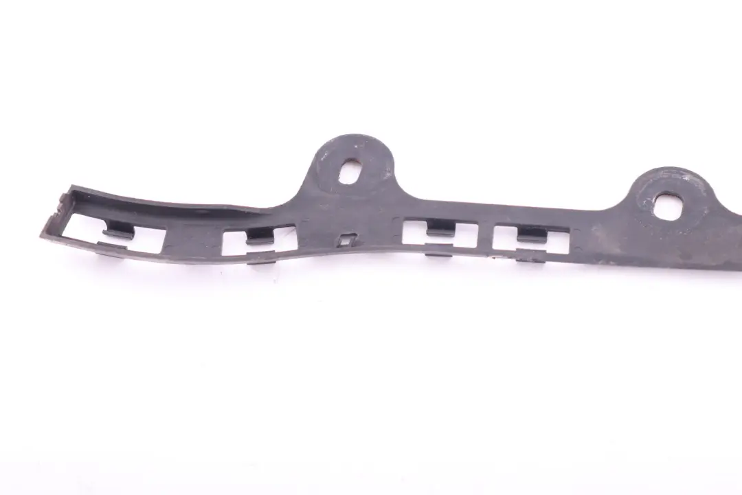 Asta Supporto Paraurti Guarnizione Destra 5176 per BMW E87 E87N con numero di parte 7152800 BMW E87 E87N Asta Supporto Paraurti Guarnizione Destra 5176 - SKU 7152800 - Numero di parte 7152800