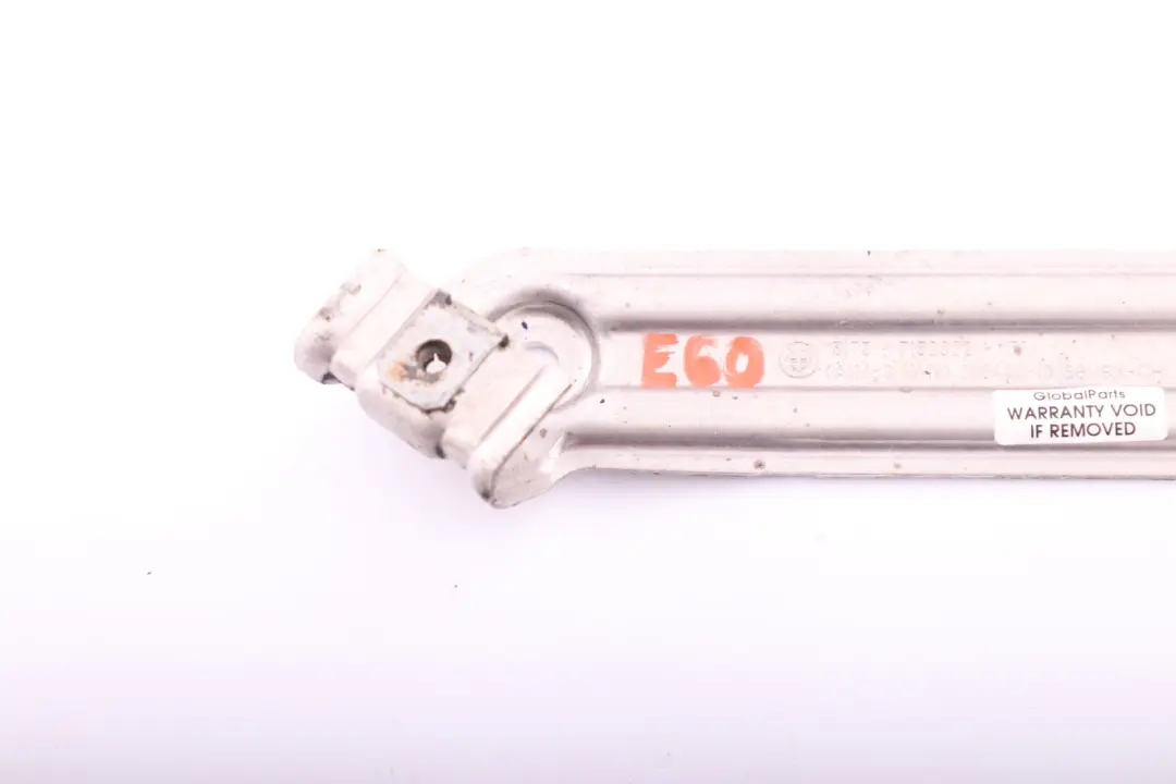 Halter Unterbodenverkleidung Rechts 7152823 für BMW 5 er E61 LCI E60 E63 E64 mit Teilenummer 7152822 BMW 5 er E61 LCI E60 E63 E64 Halter Unterbodenverkleidung Rechts 7152823 - SKU 7152822 - Teilenummer 7152822