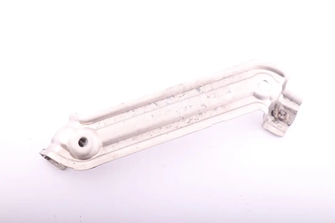 Bracket Underfloor Panelling Right O/S to BMW 5 Series E61 LCI E60 E63 E64 with Part number 7152822 BMW 5 Series E61 LCI E60 E63 E64 Bracket Underfloor Panelling Right O/S - SKU 7152822 - Part number 7152822