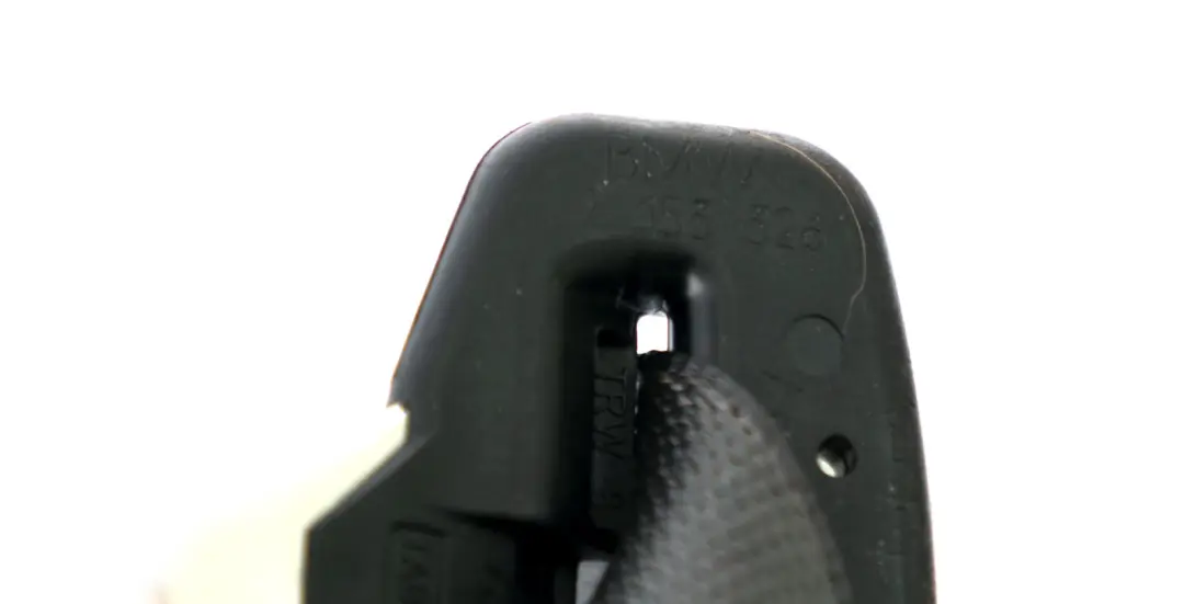 Ceinture de sécurité supérieure arrière droite pour BMW 7 E65 E66 E67 à propos du numéro de pièce 7153326 BMW 7 E65 E66 E67 Ceinture de sécurité supérieure arrière droite - SKU 7153326 - Numéro de pièce 7153326