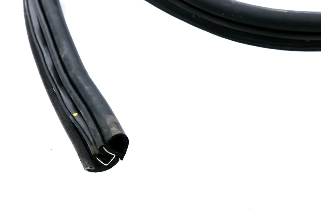 BMW E64 E64N LCI Joint D'Étanchéité De Porte Gauche Gris - SKU 7153457 - Numéro de pièce 7153457