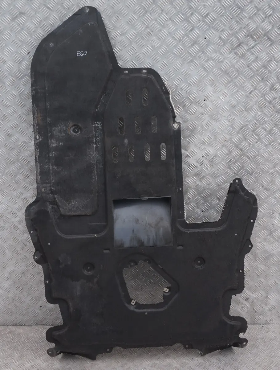 Unterbodenverkleidung Mitte für BMW 5 er E60 E61 LCI mit Teilenummer 7154140 BMW 5 er E60 E61 LCI Unterbodenverkleidung Mitte - SKU 7154140 - Teilenummer 7154140