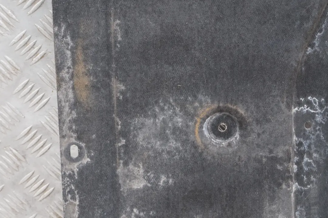 Osłona silnika podwozia benzyna do BMW E60 E61 LCI o numerze 7154140 BMW E60 E61 LCI Osłona silnika podwozia benzyna - SKU 7154140 - Numer Części 7154140