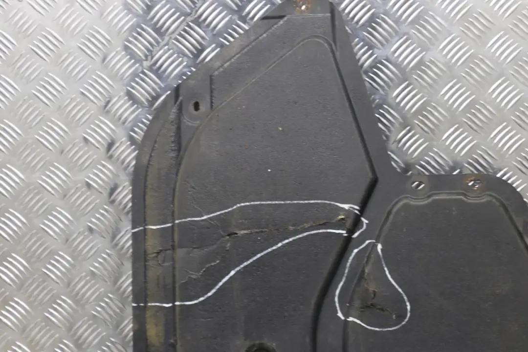 Unterbodenverkleidung Mitte Diesel 5175 für BMW 5 er E60 E61 9 mit Teilenummer 7154147 BMW 5 er E60 E61 9 Unterbodenverkleidung Mitte Diesel 5175 - SKU 7154147-10 - Teilenummer 7154147