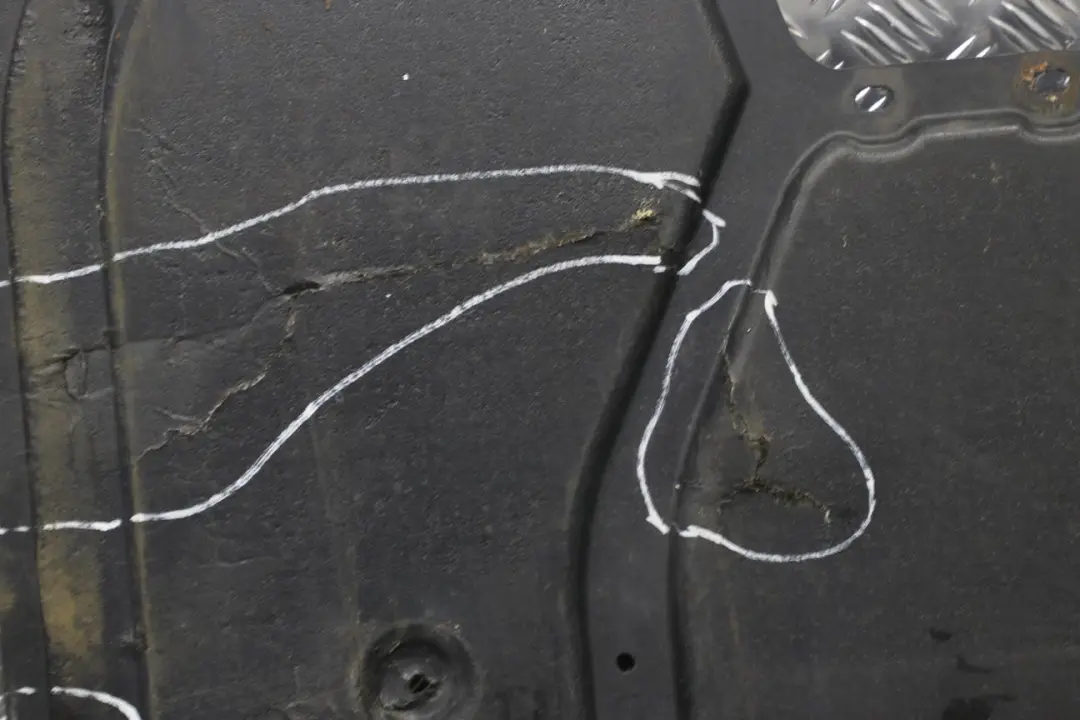 Unterbodenverkleidung Mitte Diesel 5175 für BMW 5 er E60 E61 9 mit Teilenummer 7154147 BMW 5 er E60 E61 9 Unterbodenverkleidung Mitte Diesel 5175 - SKU 7154147-10 - Teilenummer 7154147