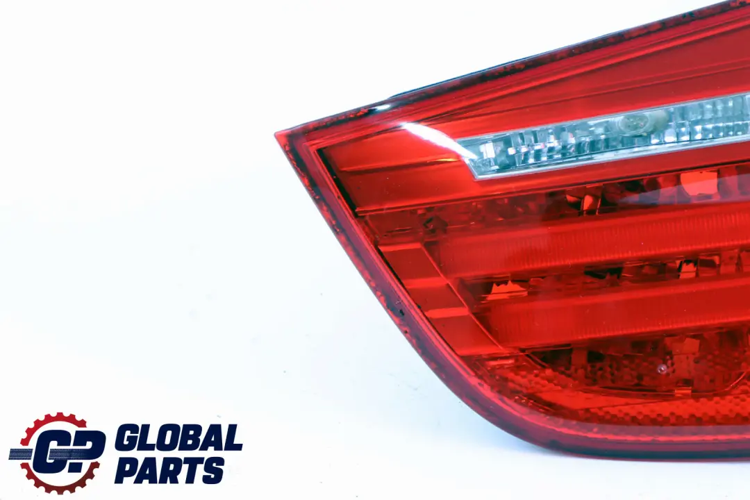 Luz Trasera En Tapa De Maletero Derecha 7289428 para BMW E90 LCI con número de pieza 7154156 BMW E90 LCI Luz Trasera En Tapa De Maletero Derecha 7289428 - SKU 7154156 - Número de pieza 7154156