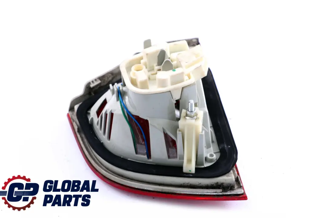 Luz Trasera En Tapa De Maletero Derecha 7289428 para BMW E90 LCI con número de pieza 7154156 BMW E90 LCI Luz Trasera En Tapa De Maletero Derecha 7289428 - SKU 7154156 - Número de pieza 7154156