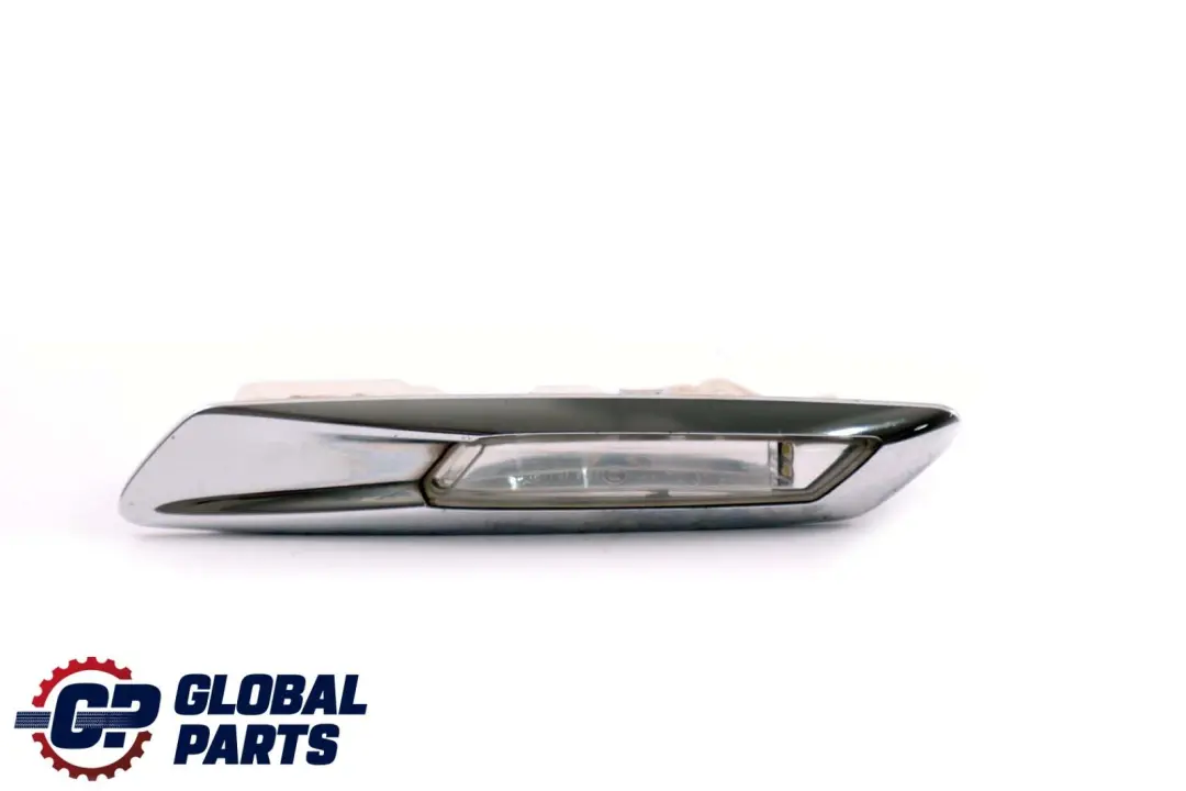 Indicatore di direzione supplementare lato destro Bianco per BMW F10 F11 con numero di parte 7154170 BMW F10 F11 Indicatore di direzione supplementare lato destro Bianco - SKU 7154170 - Numero di parte 7154170