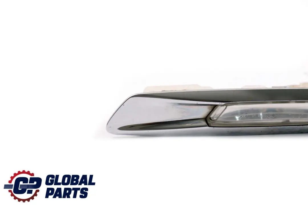 Right Side Additional Turn Indicator Lamp White to BMW 5 Series F10 F11 with Part number 7154170 BMW 5 Series F10 F11 Right Side Additional Turn Indicator Lamp White - SKU 7154170 - Part number 7154170