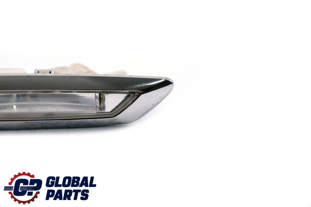 Lampe de clignotant supplémentaire côté droit blanc pour BMW F10 F11 à propos du numéro de pièce 7154170 BMW F10 F11 Lampe de clignotant supplémentaire côté droit blanc - SKU 7154170 - Numéro de pièce 7154170