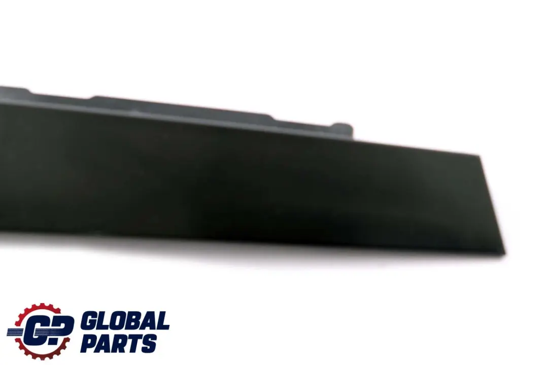 Acabado Marco Ventana B-Pilar Puerta Delantera Izquierda Shadow Line para BMW E87 con número de pieza 7154309 BMW E87 Acabado Marco Ventana B-Pilar Puerta Delantera Izquierda Shadow Line - SKU 7154309 - Número de pieza 7154309