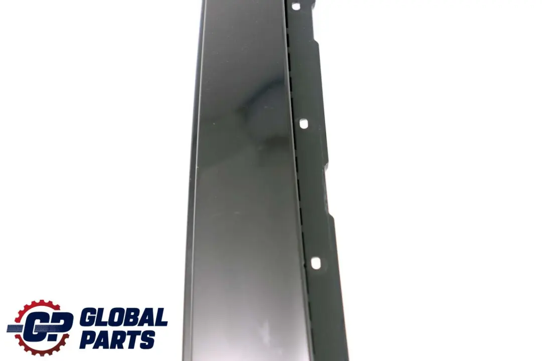 Columna B Trasera Izquierda Cubierta Exterior Alto Shadow Line para BMW E87 con número de pieza 7154311 BMW E87 Columna B Trasera Izquierda Cubierta Exterior Alto Shadow Line - SKU 7154311 - Número de pieza 7154311