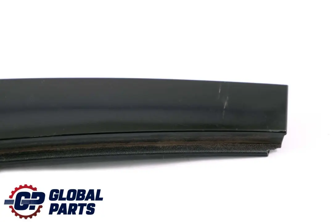 Columna B Tapa Exterior Trasera Derecha Shadow Line para BMW E87 E87N con número de pieza 7154312 BMW E87 E87N Columna B Tapa Exterior Trasera Derecha Shadow Line - SKU 7154312-1 - Número de pieza 7154312