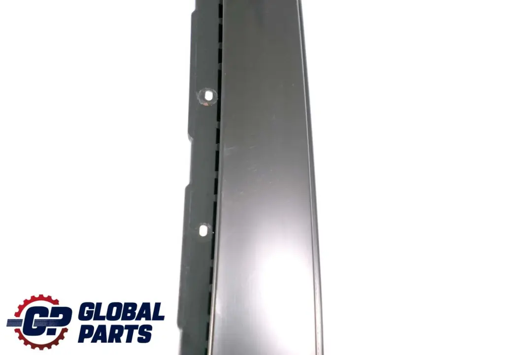 Columna B Cubierta Exterior Trasera Derecha Shadow Line para BMW E87 con número de pieza 7154312 BMW E87 Columna B Cubierta Exterior Trasera Derecha Shadow Line - SKU 7154312 - Número de pieza 7154312
