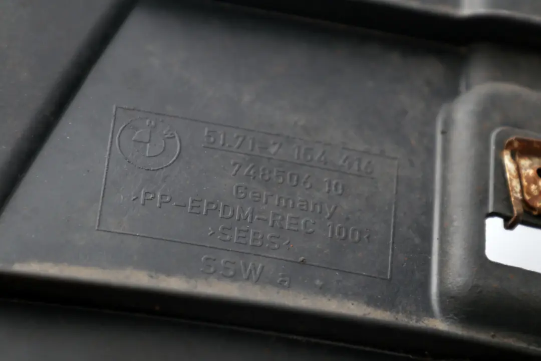 Nadkole Osłona Koła Przednia Prawa Przód Prawy do BMW E92 E93 o numerze 7154416 BMW E92 E93 Nadkole Osłona Koła Przednia Prawa Przód Prawy - SKU 7154416 - Numer Części 7154416