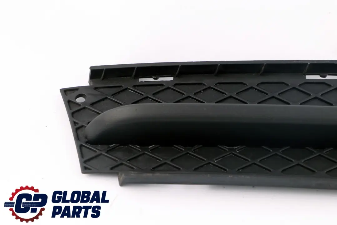 Rejilla Inferior Parachoques Delantero Derecha Lado Exterior para BMW E90 E91 con número de pieza 7154554 BMW E90 E91 Rejilla Inferior Parachoques Delantero Derecha Lado Exterior - SKU 7154554 - Número de pieza 7154554