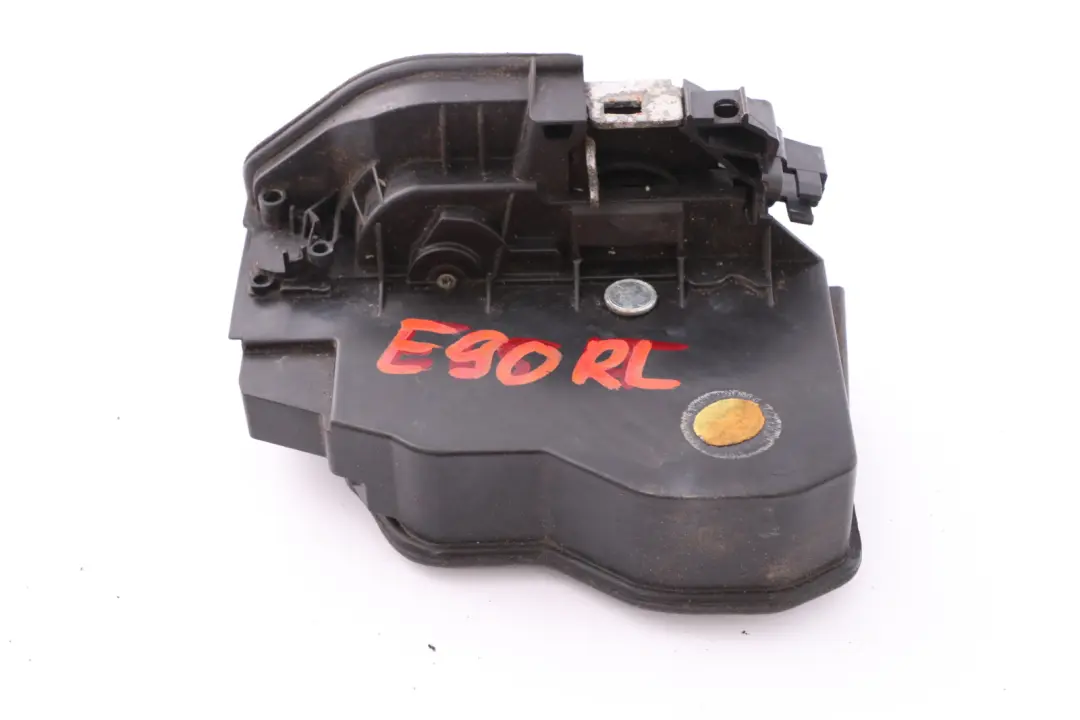 Cierre Sistema Trasero Izquierdo para BMW E87 E60 E61 E90 E91 con número de pieza 7154629 BMW E87 E60 E61 E90 E91 Cierre Sistema Trasero Izquierdo - SKU 7154629 - Número de pieza 7154629