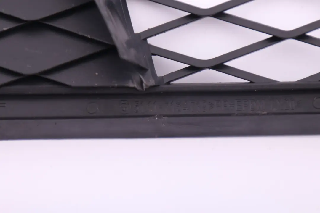 Pare-Chocs Grille Teiloffen Linksschwarz pour BMW 3 E92 E93 à propos du numéro de pièce 7154719 BMW 3 E92 E93 Pare-Chocs Grille Teiloffen Linksschwarz - SKU 7154719 - Numéro de pièce 7154719