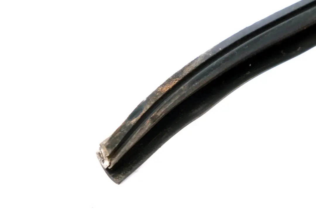 Embellecedor superior parabrisas 7051057 para Mini R50 R52 R55 R56 con número de pieza 7155304 Mini R50 R52 R55 R56 Embellecedor superior parabrisas 7051057 - SKU 7155304 - Número de pieza 7155304