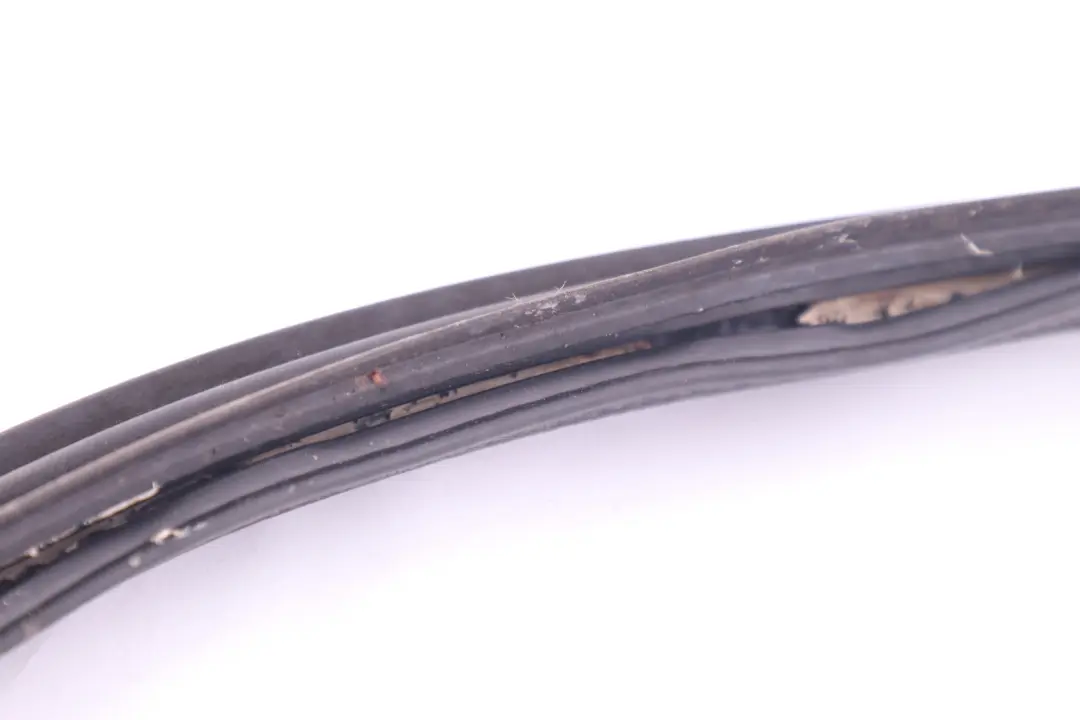 E93N LCI Chiusura Ermetica Cappotta Anta 5176 per BMW E93 con numero di parte 7155749 BMW E93 E93N LCI Chiusura Ermetica Cappotta Anta 5176 - SKU 7155749 - Numero di parte 7155749