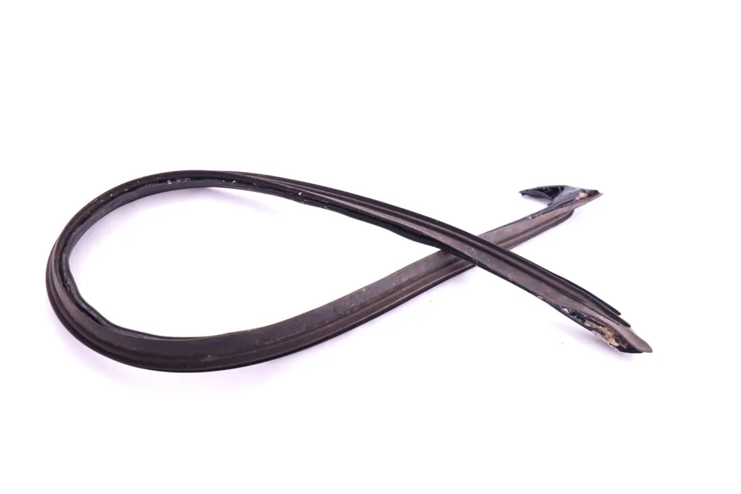 E93N LCI Chiusura Ermetica Cappotta Anta 5176 per BMW E93 con numero di parte 7155749 BMW E93 E93N LCI Chiusura Ermetica Cappotta Anta 5176 - SKU 7155749 - Numero di parte 7155749