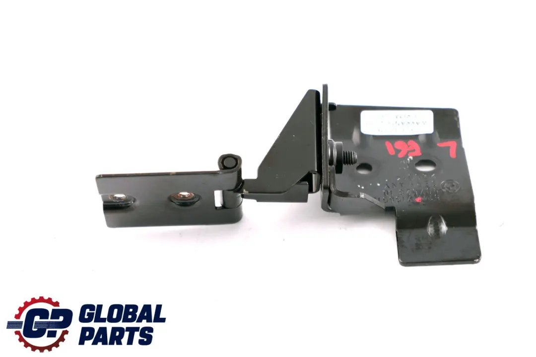 Bracket Left N/S Trim Luggage to BMW 5 Series E61 E61N LCI with Part number 7156513 BMW 5 Series E61 E61N LCI Bracket Left N/S Trim Luggage - SKU 7156513 - Part number 7156513