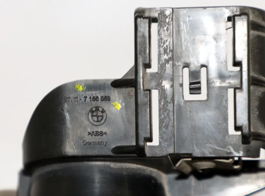 Support Headlight Arm Right O/S to BMW E90 LCI E92 E93 LCI with Part number 7156558 BMW E90 LCI E92 E93 LCI Support Headlight Arm Right O/S - SKU 7156558 - Part number 7156558