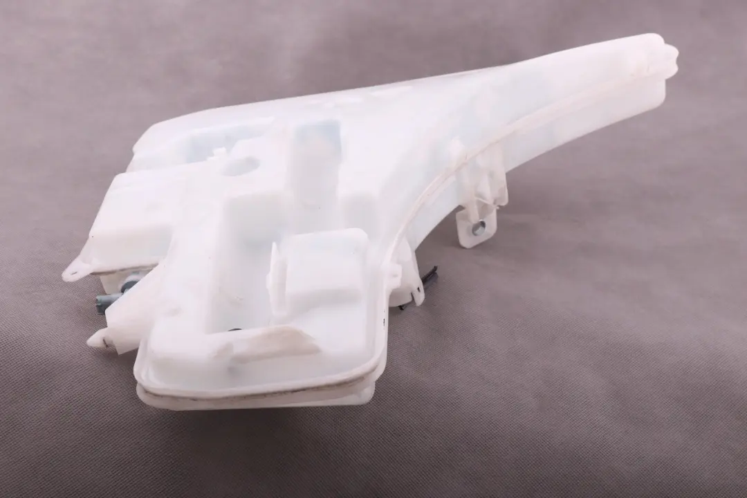 Windshield Windscreen Xenon Cleaning Container to BMW E92 E93 with Part number 7157145 BMW E92 E93 Windshield Windscreen Xenon Cleaning Container - SKU 7157145 - Part number 7157145