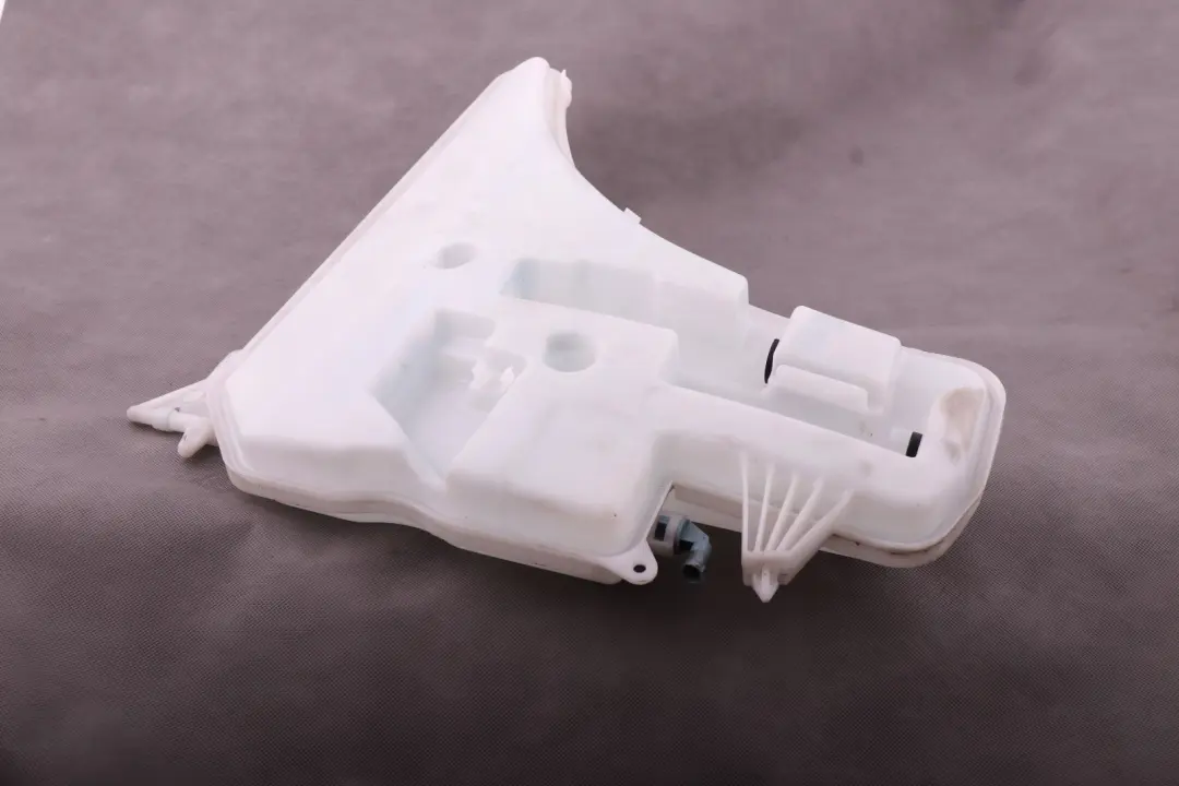 Windshield Windscreen Xenon Cleaning Container to BMW E92 E93 with Part number 7157145 BMW E92 E93 Windshield Windscreen Xenon Cleaning Container - SKU 7157145 - Part number 7157145