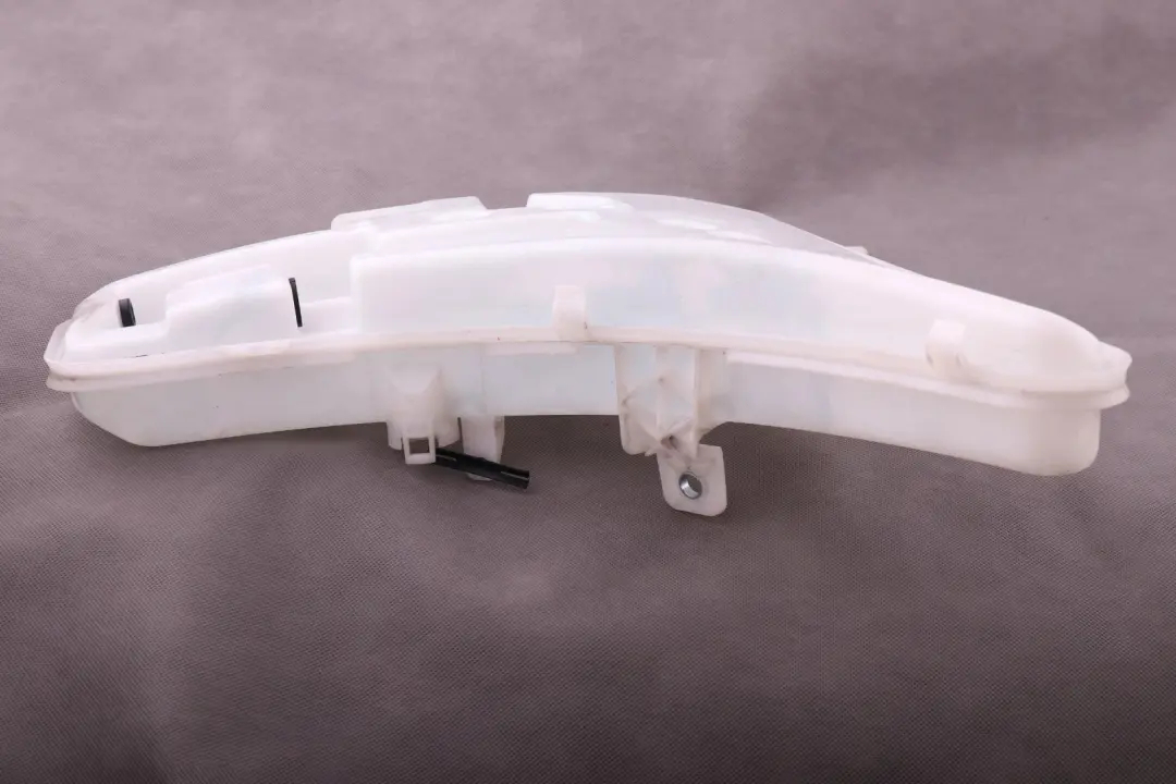 Parabrezza Xenon Contenitore Per La Pulizia Del Parabrezza per BMW E92 E93 con numero di parte 7157145 BMW E92 E93 Parabrezza Xenon Contenitore Per La Pulizia Del Parabrezza - SKU 7157145 - Numero di parte 7157145