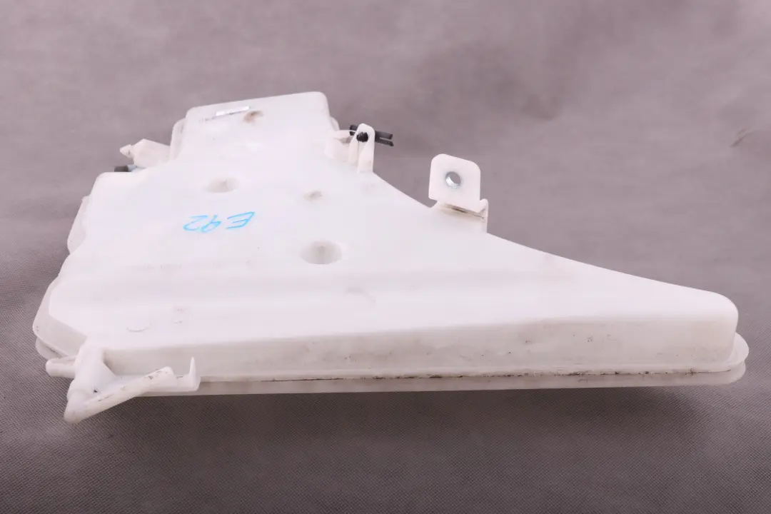 Windshield Windscreen Xenon Cleaning Container to BMW E92 E93 with Part number 7157145 BMW E92 E93 Windshield Windscreen Xenon Cleaning Container - SKU 7157145 - Part number 7157145