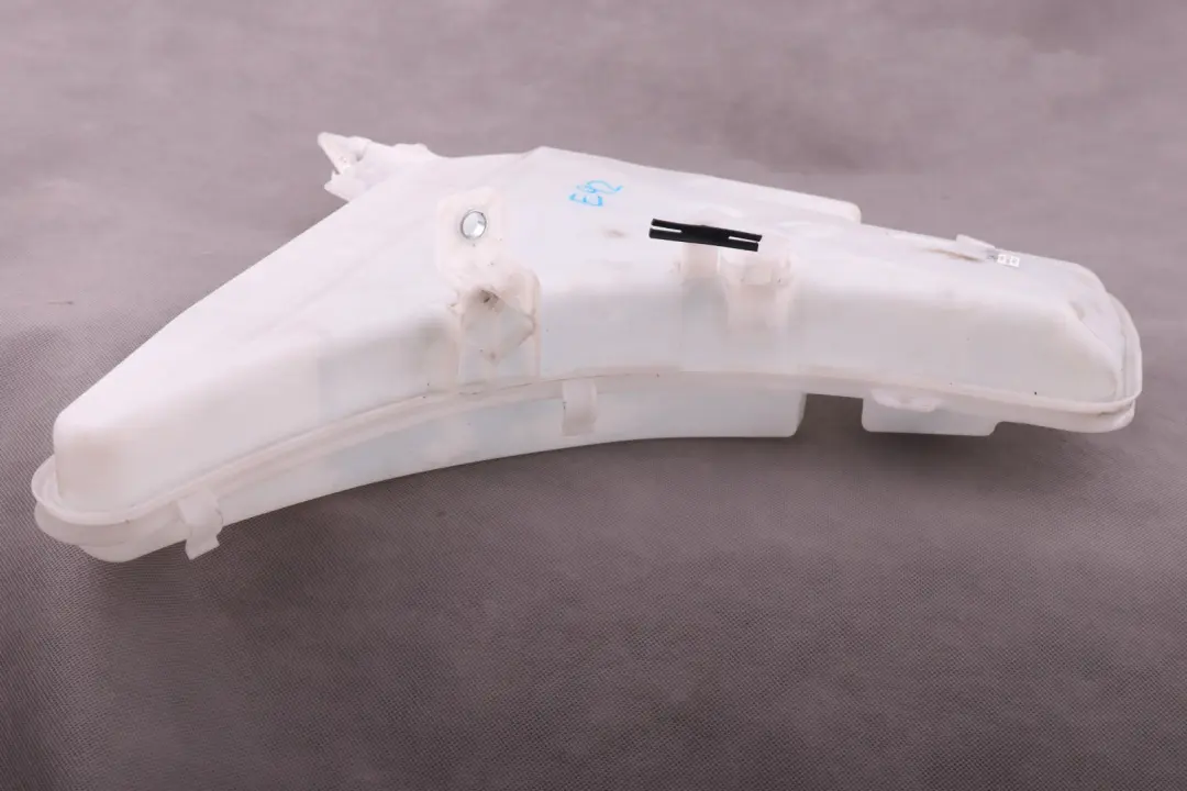 Windshield Windscreen Xenon Cleaning Container to BMW E92 E93 with Part number 7157145 BMW E92 E93 Windshield Windscreen Xenon Cleaning Container - SKU 7157145 - Part number 7157145