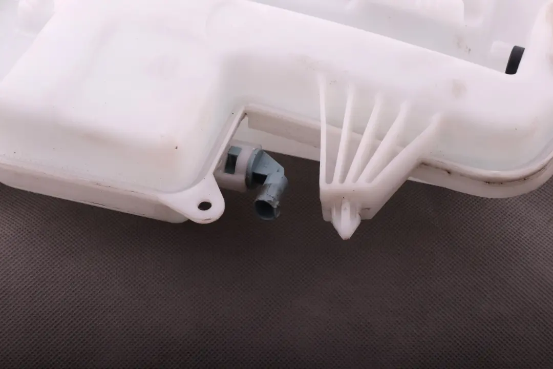 Windshield Windscreen Xenon Cleaning Container to BMW E92 E93 with Part number 7157145 BMW E92 E93 Windshield Windscreen Xenon Cleaning Container - SKU 7157145 - Part number 7157145